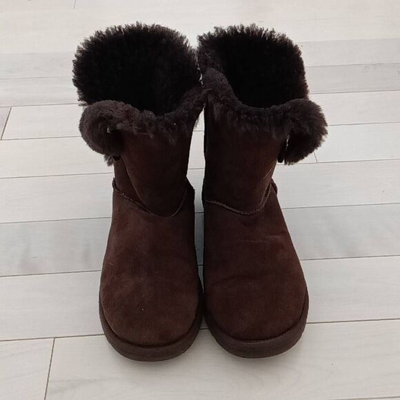 UGG Women's Bailey Button Winter Calf Boots  5803 Chocolate Brown Size 6 - Picture 2 of 5